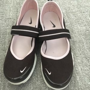 Nike brown Mary Janes with Velcro strap